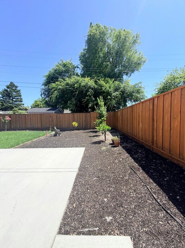 Building Photo - 7622 Oxbow Ln