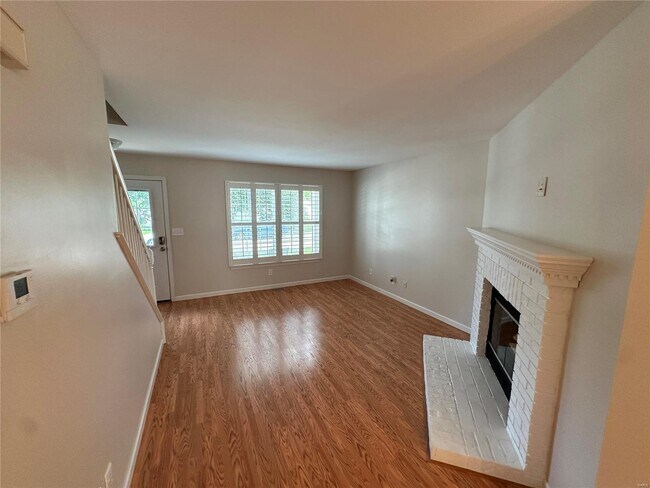 Building Photo - 16543 Carriage View Ct