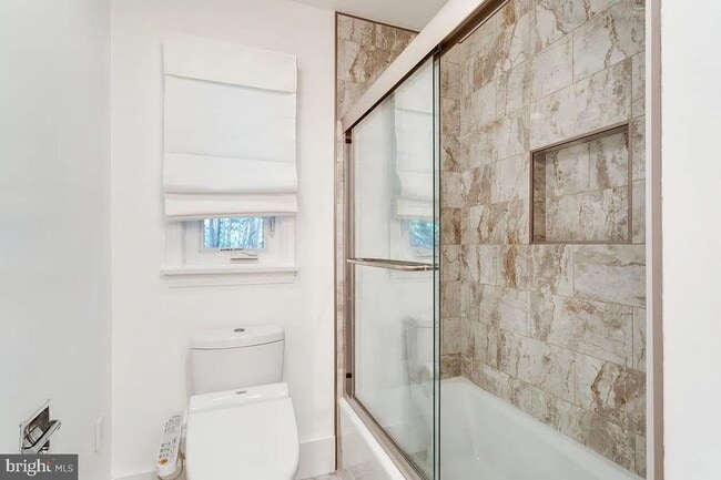 Building Photo - 4611 Charleston Terrace NW