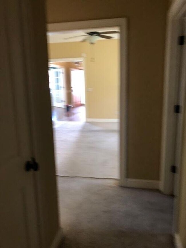 Building Photo - 237 Dogwood Cir