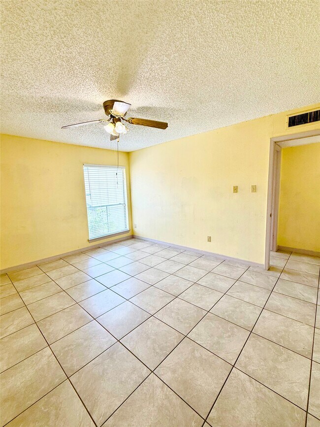 Building Photo - 8360 Jorine Dr