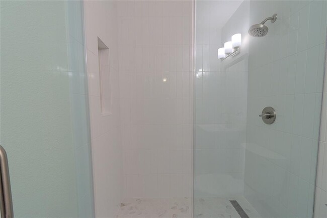 Building Photo - 1505 Karen Ave