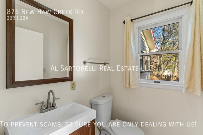 Building Photo - 876 New Haw Creek Rd