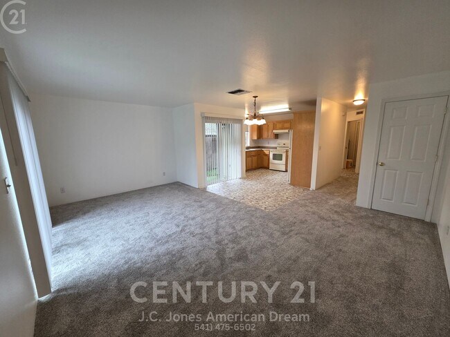 Building Photo - CS2508.5