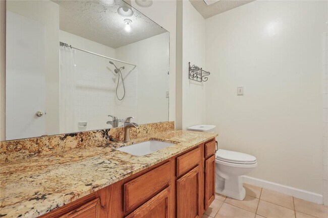 Building Photo - 13622 Wimbledon Oaks Dr