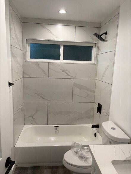 Bathroom with tub and shower - 231 Vista Ave