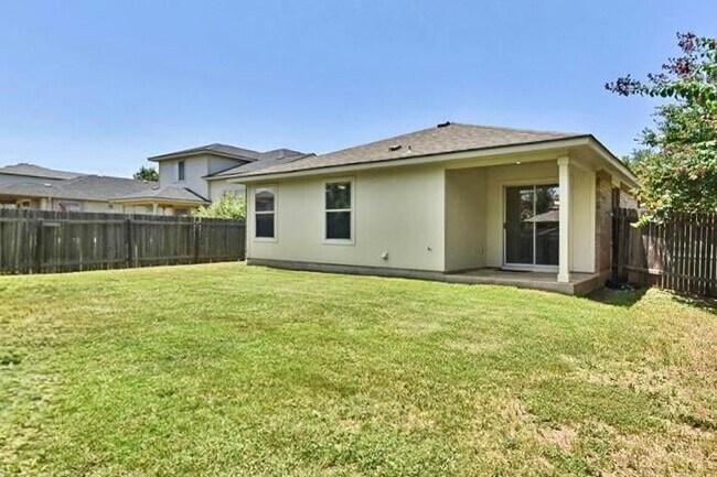 Building Photo - 916 Gentry Dr