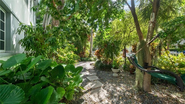 Building Photo - 645 Michigan Ave