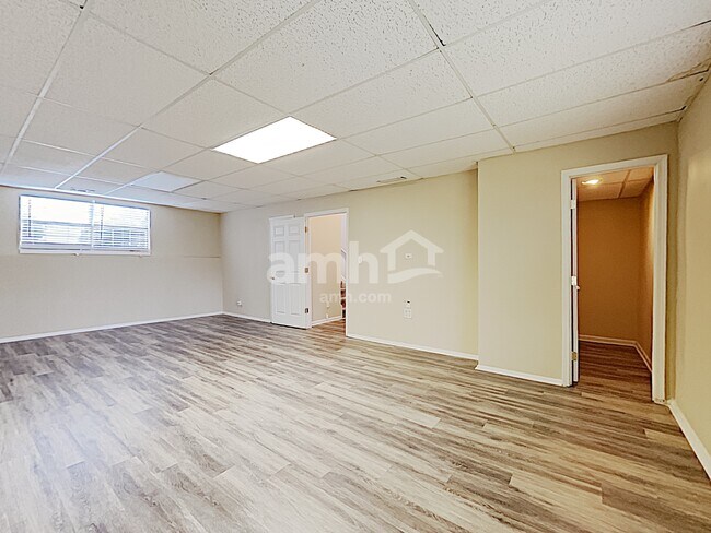 Building Photo - 7745 Poppy Dr