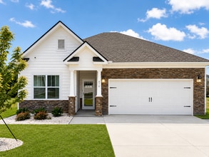 Building Photo - Beautiful 3-Bedroom Home in Desirable Chestnut Ridge