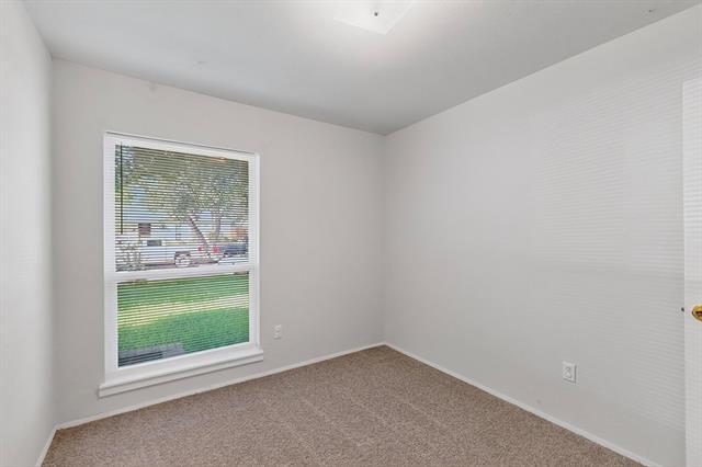 Building Photo - 4009 Providence Dr