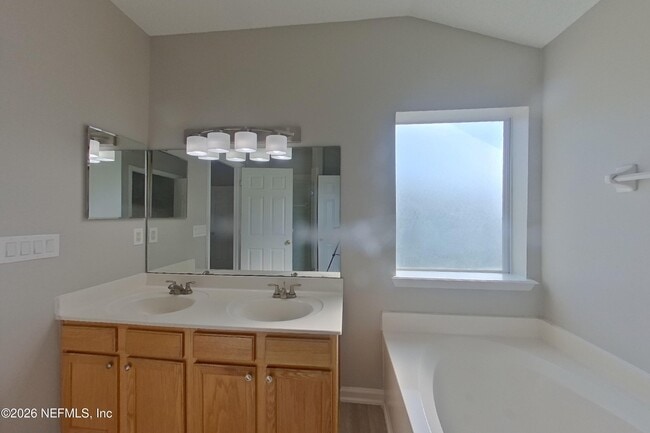 Building Photo - 12048 Coachman Lakes Way