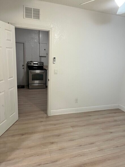 Building Photo - 7065 NW 49th Ct
