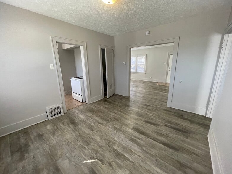 Building Photo - 3535 N 45th Ave