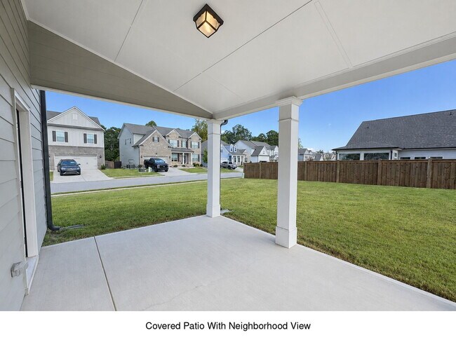 Building Photo - Spacious 4BR/3BA Home with First Floor Suite &  Loft