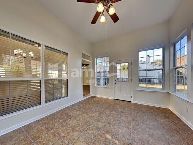 Building Photo - 328 Rice Bay Dr