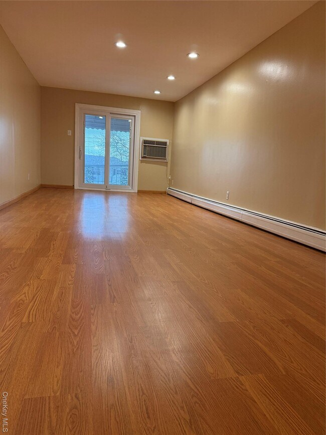 Building Photo - 83-13 149th Ave