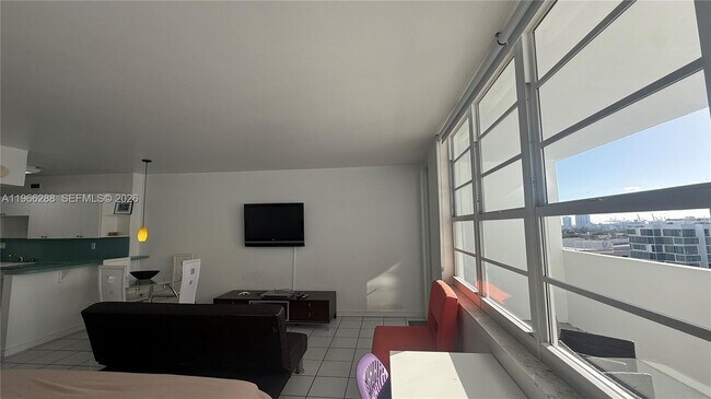 Building Photo - 100 Lincoln Rd