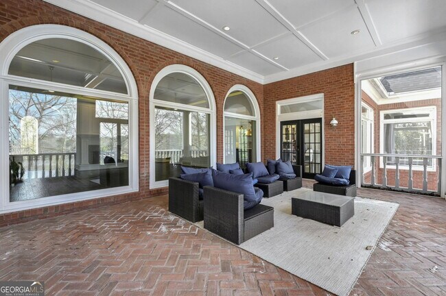 Building Photo - 300 Island Cove Dr