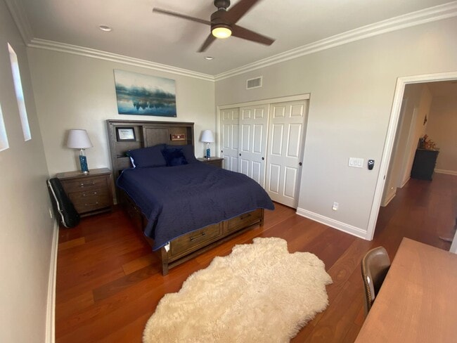 Building Photo - Luxurious 4 Bedroom Fullerton House For Re...
