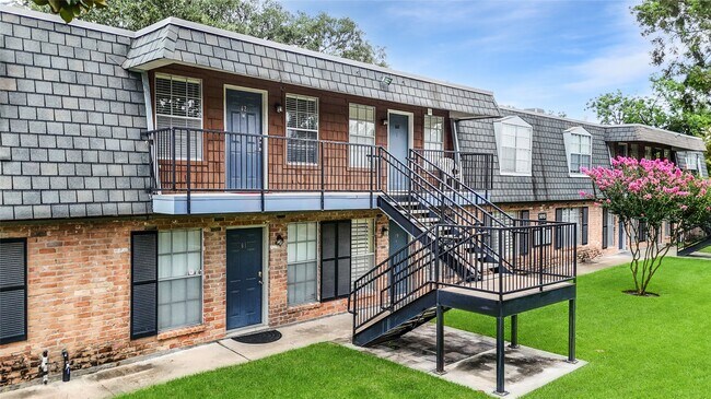 Building Photo - 9015 Gaylord Dr