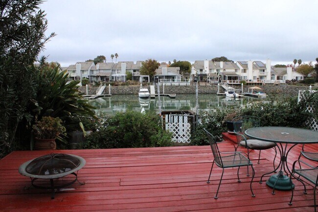 Building Photo - Waterfront Townhome In Pittsburg with Dock...