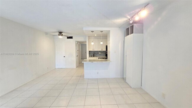 Building Photo - 467 Golden Isles Dr