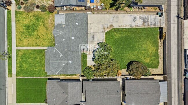 Building Photo - 5082 Edinger Ave