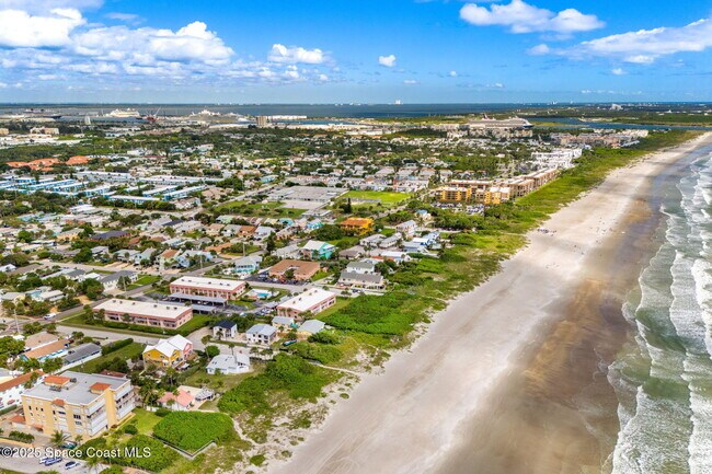 Building Photo - 8000 Ridgewood Ave