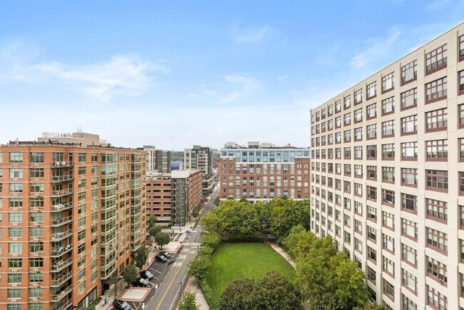 Building Photo - 1500 Hudson St