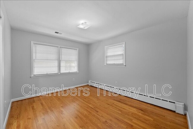 Building Photo - 3035 Hazelton St