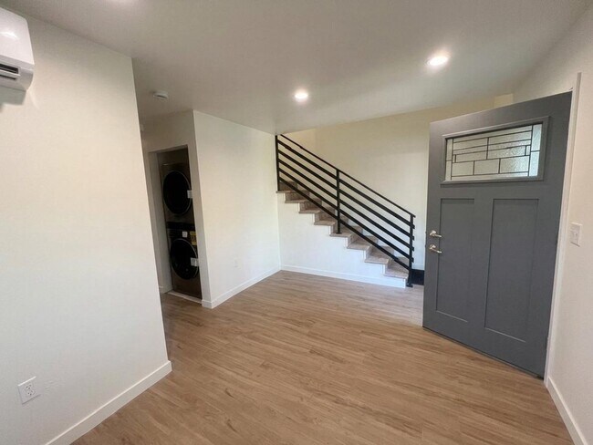 Building Photo - 11303 Paso Robles Ave