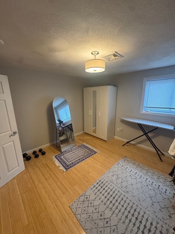 Building Photo - 19 Skyline Dr