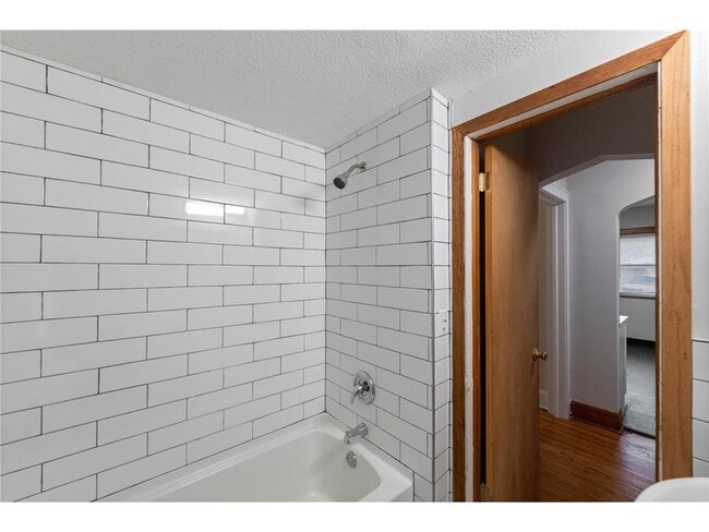 Building Photo - 4253 N James Ave