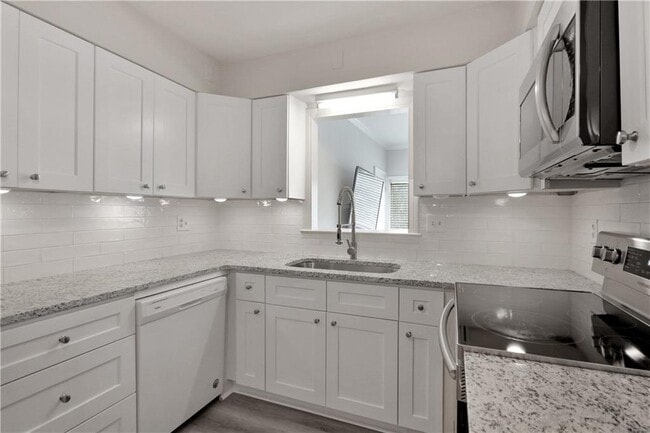 Building Photo - 60 Chaumont Square NW