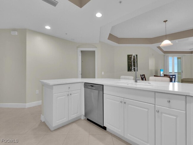 Building Photo - 2745 First St