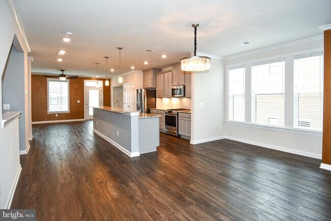 Building Photo - 20739 Heron Landing Dr