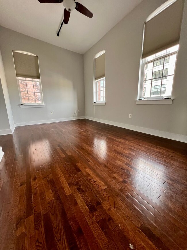 Building Photo - Luxurious 1-Bedroom Condo at Cuthbert Loft...