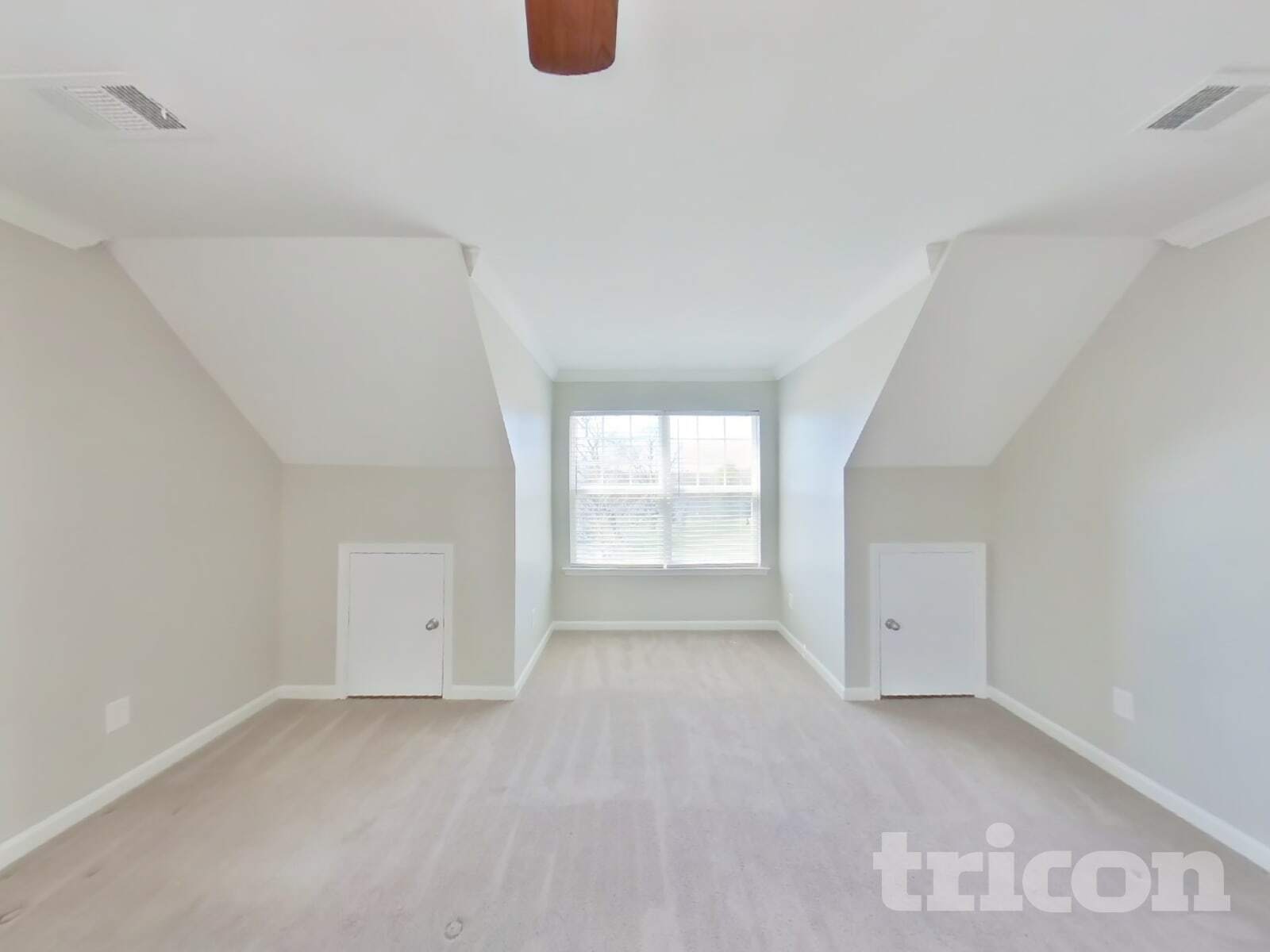 Building Photo - 323 Stratford Park Blvd