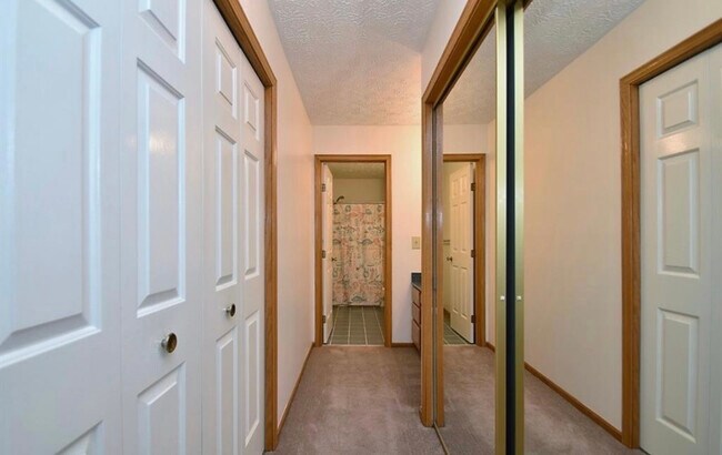 Building Photo - 1448 Cedarwood Dr