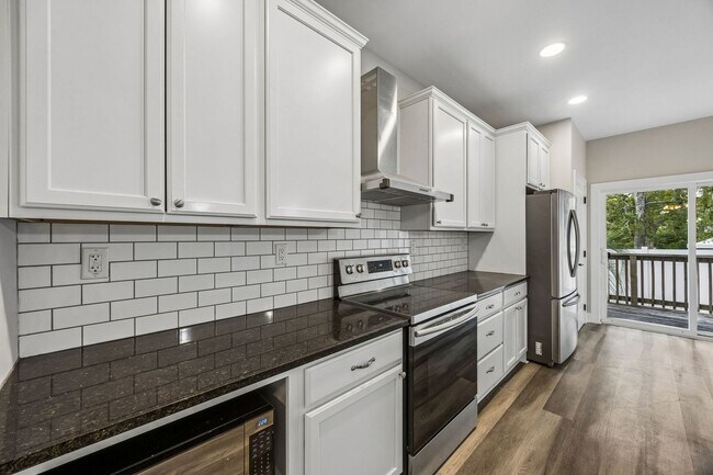 Building Photo - 521 S 6th St