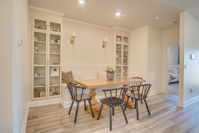 Building Photo - Modern 4BR/3BA Home with Loft, Spacious Yard & Blackwater Reserve Resort-Style Amenities