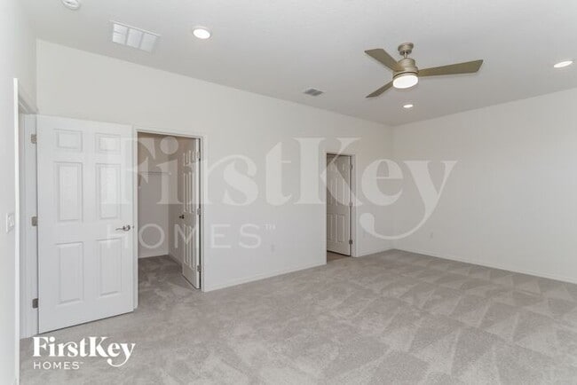 Building Photo - 560 Crown Rose Dr