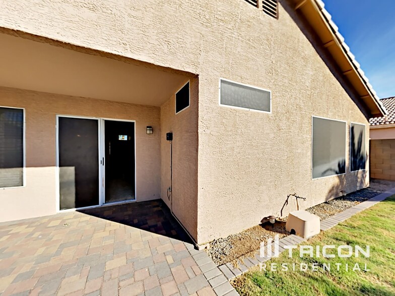 Building Photo - 13541 W Ocotillo Ln