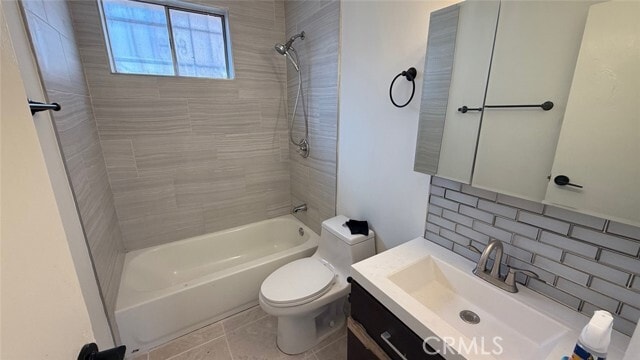 Primary Photo - 823 E 75th St