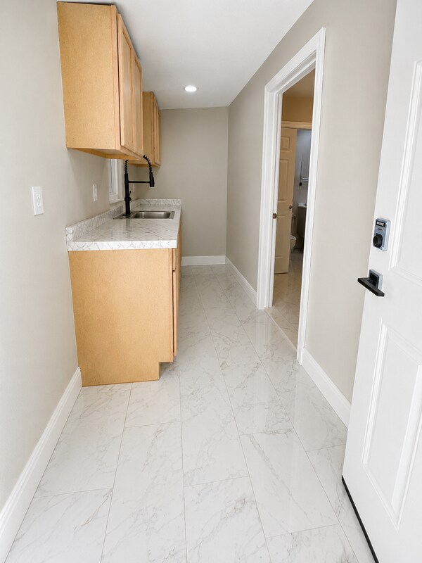 Building Photo - 24301 E Colonial Dr