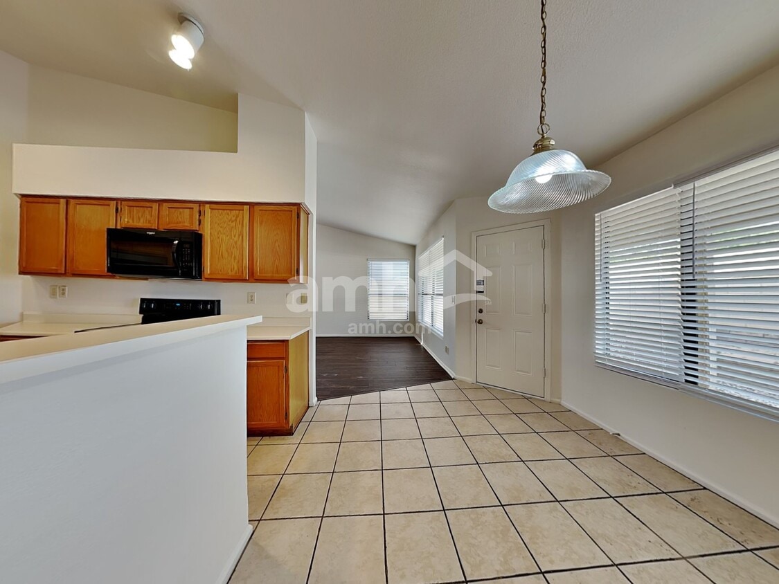 Building Photo - 3603 N 107th Dr