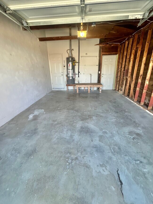 Building Photo - 1685 Donax Ave