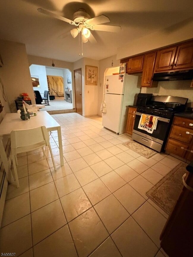 Building Photo - 120 Fenner Ave