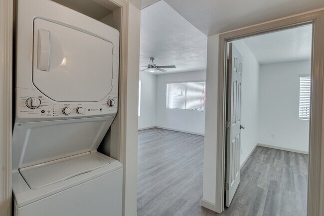Building Photo - $0 First Month Rent! Remodeled 2 Bed Casita w/ Private Patio, W/D & Pool